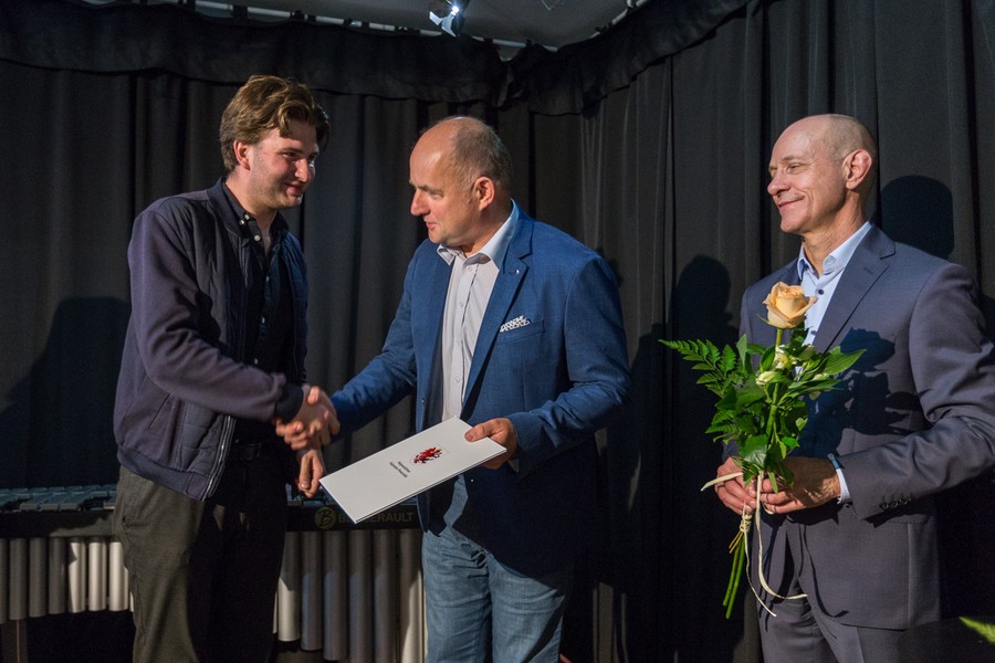 Gala stypendiów artystycznych w toruńskiej kawiarni Wejściówka, fot. Szymon Zdziebło/tarantoga.pl dla UMWKP