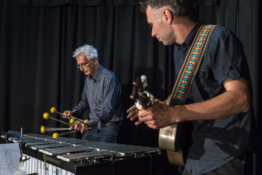 Gala stypendiów artystycznych w toruńskiej kawiarni Wejściówka, fot. Szymon Zdziebło/tarantoga.pl dla UMWKP