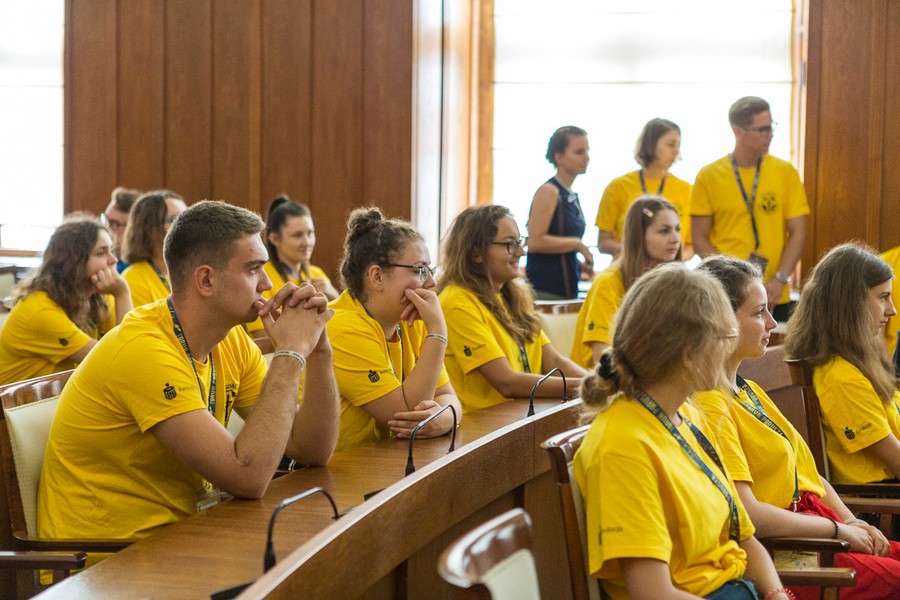 Wizyta stypendystów w Urzędzie Marszałkowskim, fot. Szymon Zdziebło/tarantoga.pl
