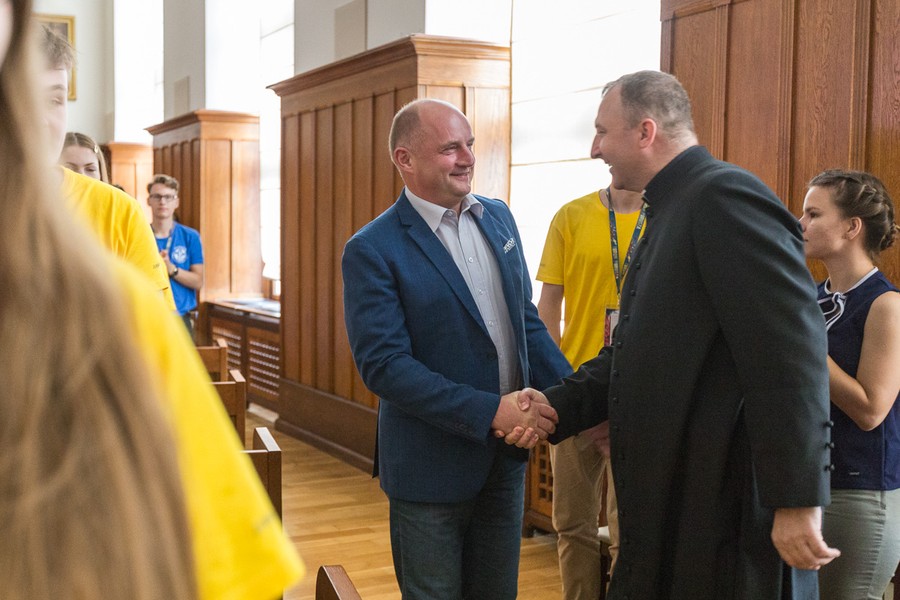 Wizyta stypendystów w Urzędzie Marszałkowskim, fot. Szymon Zdziebło/tarantoga.pl