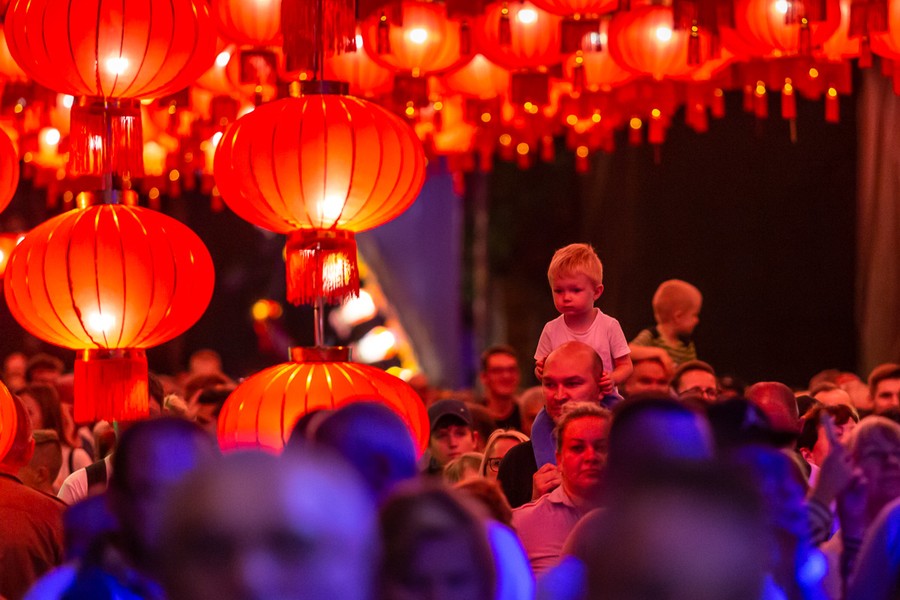 Na Starym Mieście można podziwiać dwadzieścia instalacji, fot. Szymon Zdziebło tarantoga.pl