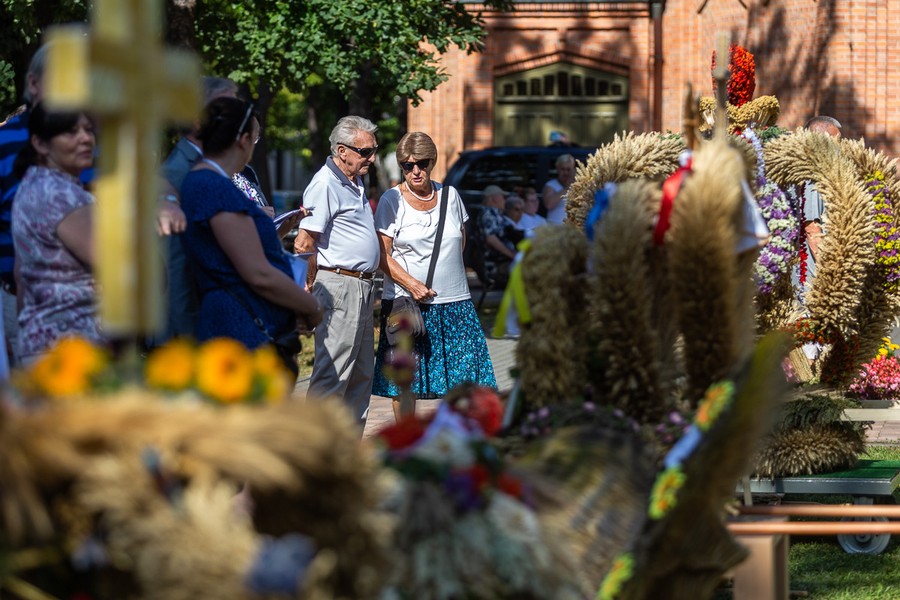 Konkurs wieńców dożynkowych w Ciechocinku, fot. Szymon Zdzieblo/tarantoga.pl dla UMWKP