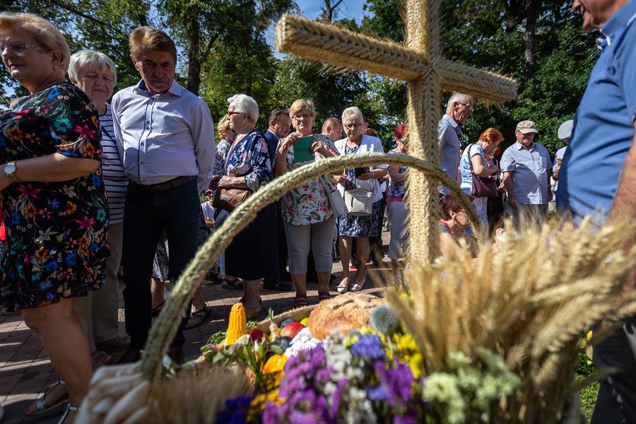 Konkurs wieńców dożynkowych w Ciechocinku, fot. Szymon Zdzieblo/tarantoga.pl dla UMWKP
