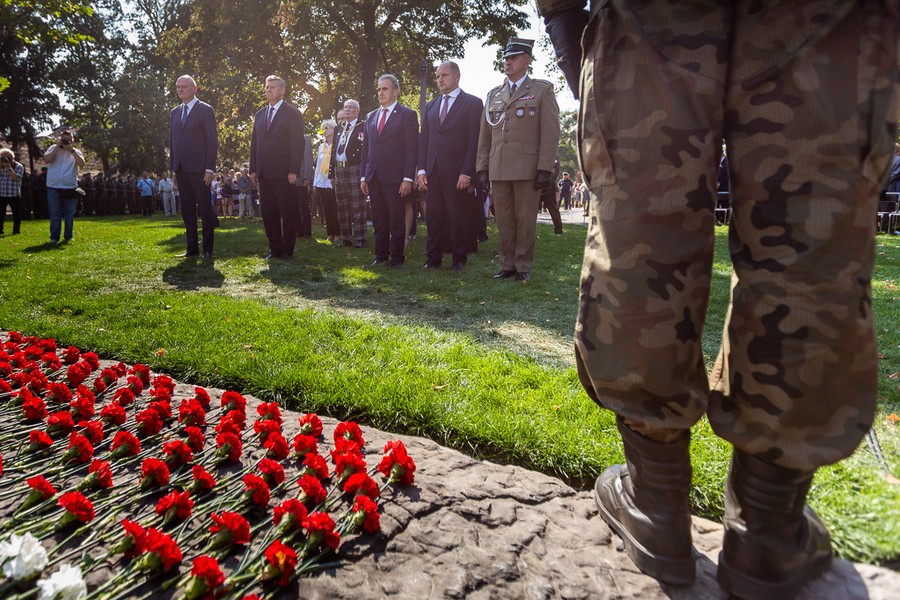 Wojewódzkie obchody 80. rocznicy wybuchu II wojny światowej, fot. Szymon Zdziebło www.tarantoga.pl