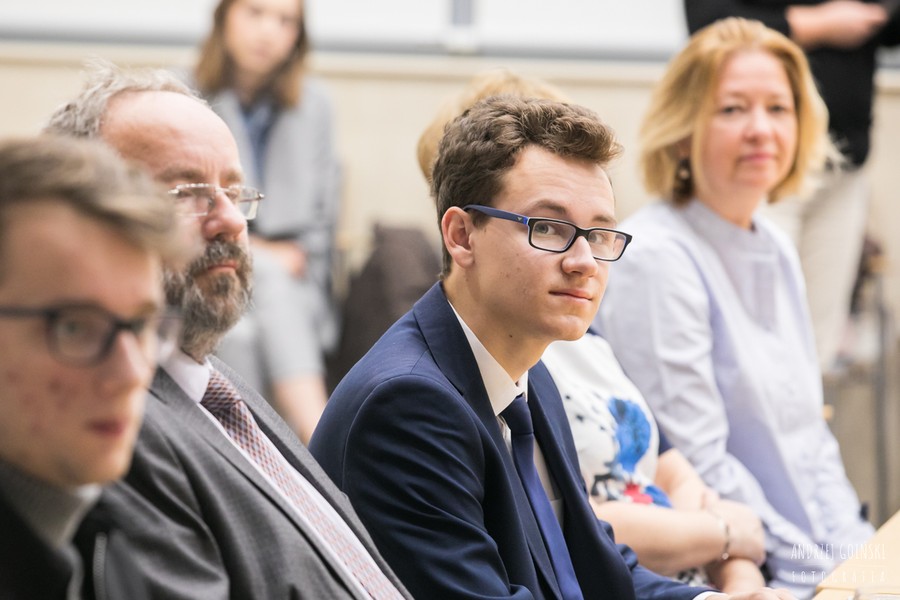 Wizyta najlepszych maturzystów w marszałka Piotra Całbeckiego, fot. Andrzej Goiński