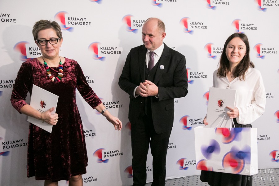 Wizyta najlepszych maturzystów w marszałka Piotra Całbeckiego, fot. Andrzej Goiński