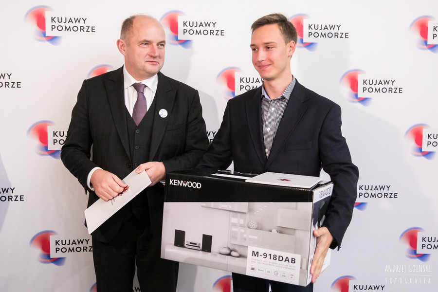 Wizyta najlepszych maturzystów w marszałka Piotra Całbeckiego, fot. Andrzej Goiński