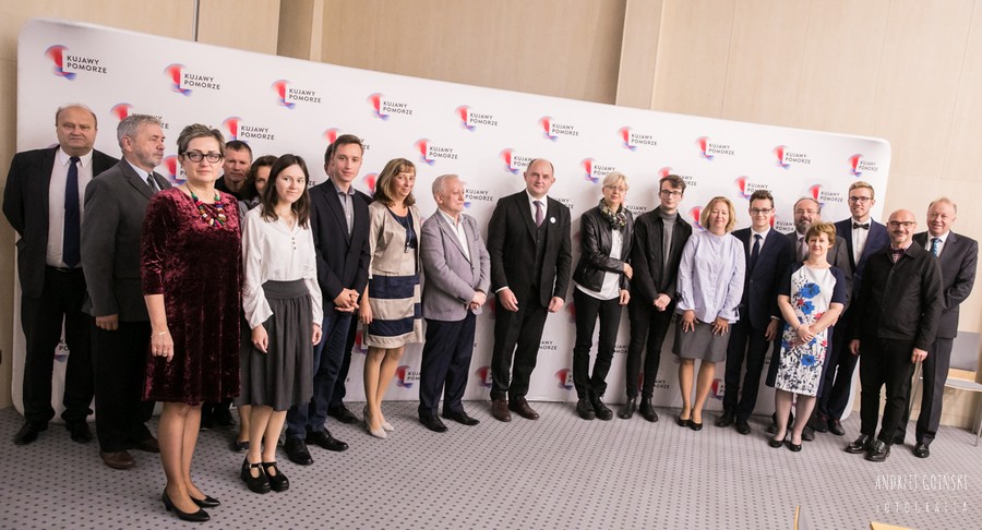 Wizyta najlepszych maturzystów w marszałka Piotra Całbeckiego, fot. Andrzej Goiński