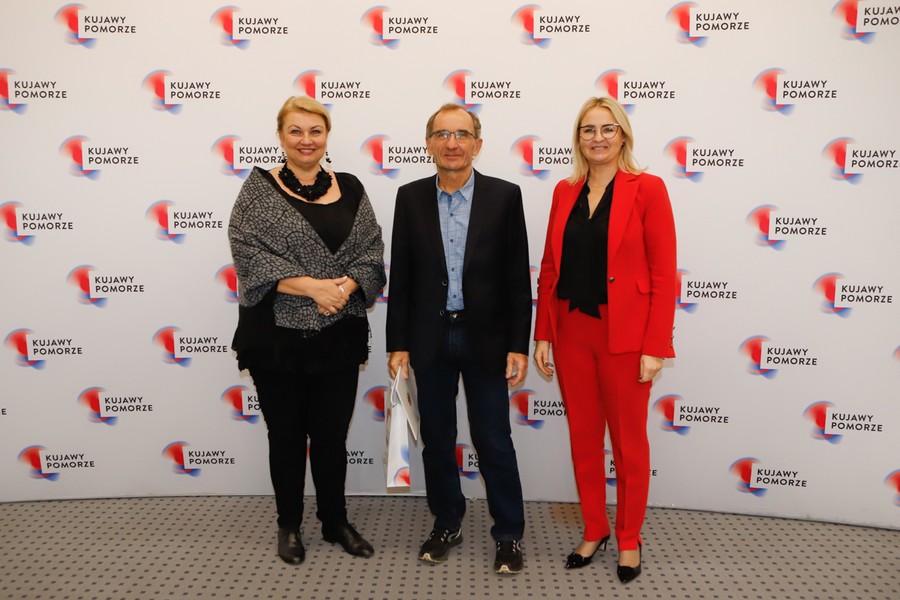 Wizyta kujawsko-pomorskich medalistów 8. Halowych Mistrzostw Świata w Lekkiej Atletyce Masters w Urzędzie Marszałkowskim, fot. Mikołaj Kuras