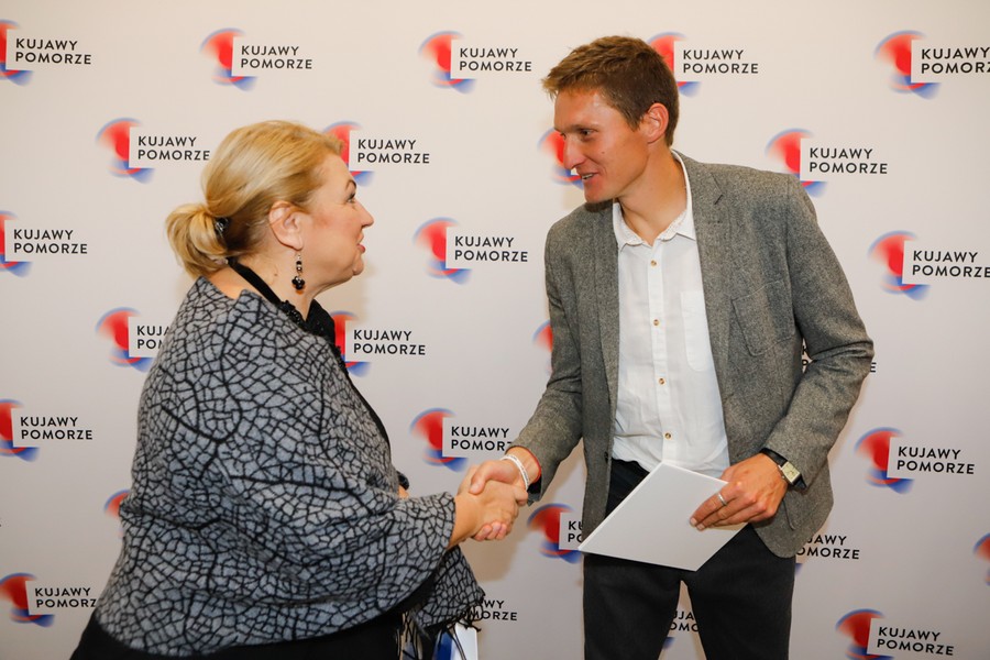 Wizyta kujawsko-pomorskich medalistów 8. Halowych Mistrzostw Świata w Lekkiej Atletyce Masters w Urzędzie Marszałkowskim, fot. Mikołaj Kuras