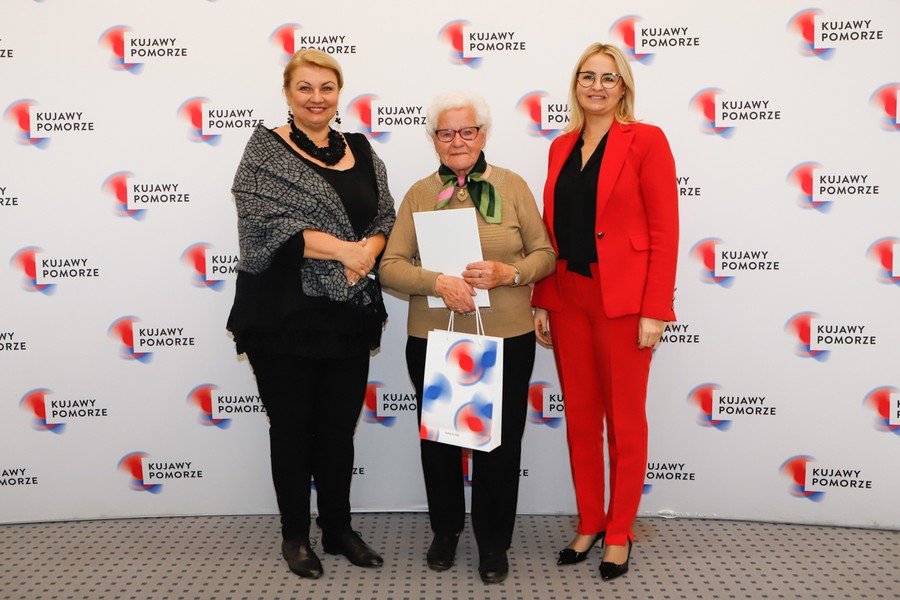 Wizyta kujawsko-pomorskich medalistów 8. Halowych Mistrzostw Świata w Lekkiej Atletyce Masters w Urzędzie Marszałkowskim, fot. Mikołaj Kuras