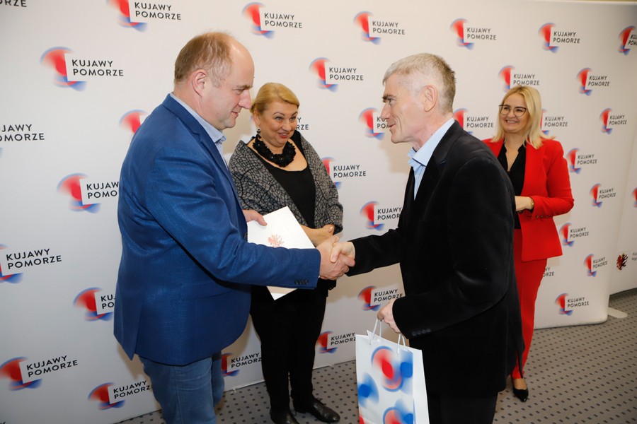 Wizyta kujawsko-pomorskich medalistów 8. Halowych Mistrzostw Świata w Lekkiej Atletyce Masters w Urzędzie Marszałkowskim, fot. Mikołaj Kuras