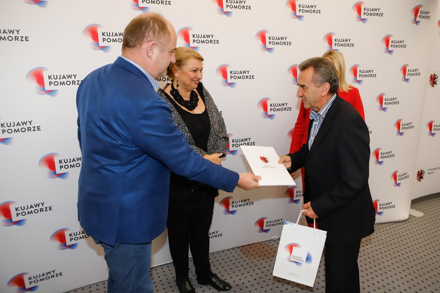 Wizyta kujawsko-pomorskich medalistów 8. Halowych Mistrzostw Świata w Lekkiej Atletyce Masters w Urzędzie Marszałkowskim, fot. Mikołaj Kuras