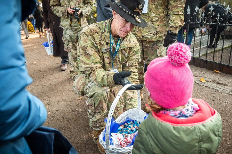 Kwesta na toruńskim cmentarzu św. Jerzego, fot. Szymon Zdziebło/tarantoga.pl