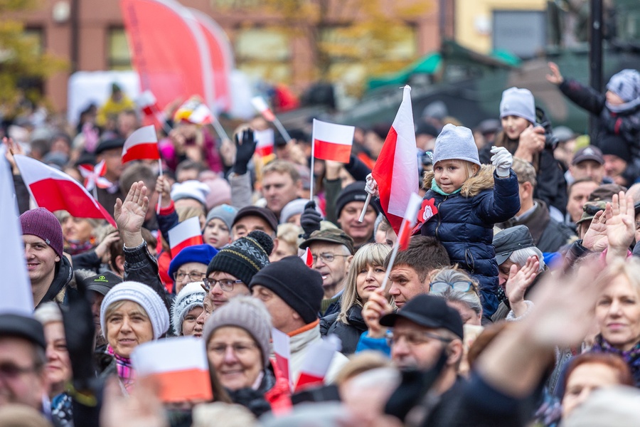 Toruńskie uroczystości 101. rocznicy odzyskania przez Polskę niepodległości, fot. Szymon Zdziebło/tarantoga.pl