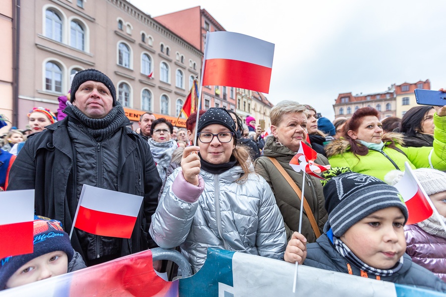 Toruńskie uroczystości 101. rocznicy odzyskania przez Polskę niepodległości, fot. Szymon Zdziebło/tarantoga.pl