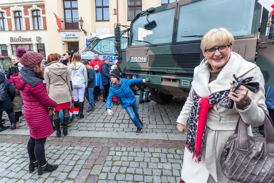 Toruńskie uroczystości 101. rocznicy odzyskania przez Polskę niepodległości, fot. Szymon Zdziebło/tarantoga.pl