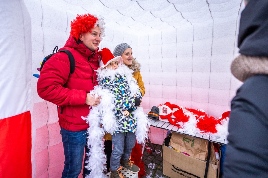 Toruńskie uroczystości 101. rocznicy odzyskania przez Polskę niepodległości, fot. Szymon Zdziebło/tarantoga.pl