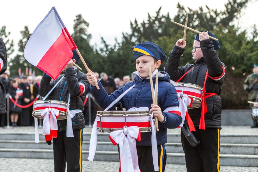 Toruńskie uroczystości 101. rocznicy odzyskania przez Polskę niepodległości, fot. Szymon Zdziebło/tarantoga.pl