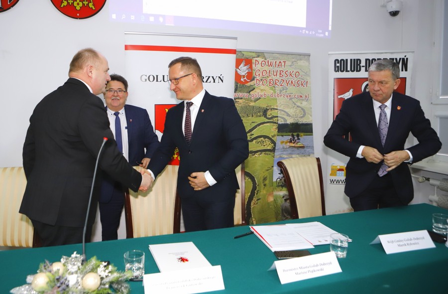 List intencyjny w sprawie obchodów stulecia powrotu Pomorza do macierzy, fot. Mikołaj Kuras dla UMWKP