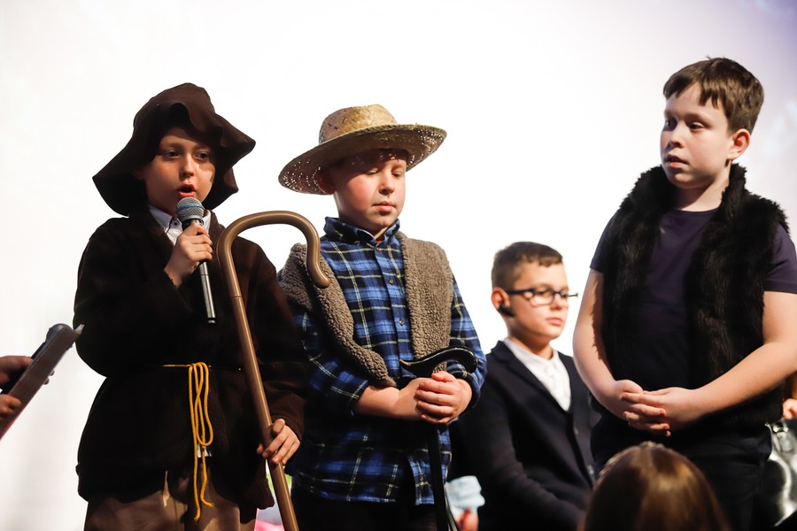 Jasełka w wykonaniu uczniów Szkoły Podstawowej Księży Pallotynów w Chełmnie, fot. Mikołaj Kuras