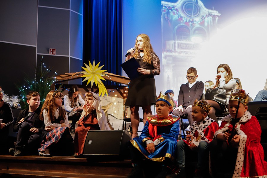 Jasełka w wykonaniu uczniów Szkoły Podstawowej Księży Pallotynów w Chełmnie, fot. Mikołaj Kuras