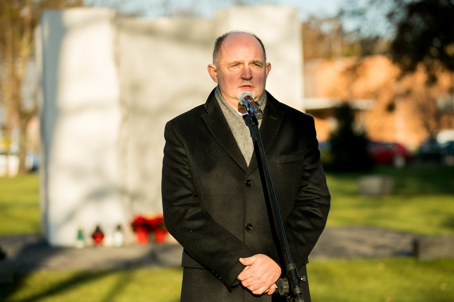 Kolęda dla nieobecnych pod pomnikiem Pamięci Ofiar Zbrodni Pomorskiej 1939, fot. Andrzej Goiński/UMWKP