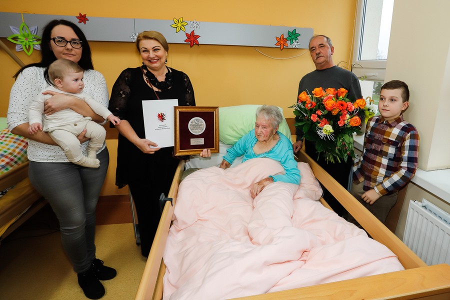 Medal Unitas Durat dla Stefanii Dąbrowskiej, fot. Mikołaj Kuras