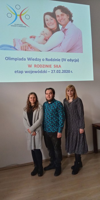 Uczniowie K. Gruszecka, M. Stranc i p. A. Nowak, fot. P. Szczupak