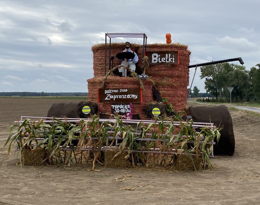 Witacz dożynkowy sołectwa Bielki, gmina Topólka, fot. Katarzyna Biernacka