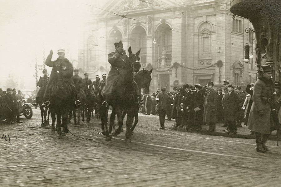 Generał Dowbor-Muśnicki w Bydgoszczy, styczeń 1920; fot. Muzeum Wojsk Lądowych w Bydgoszczy/domena publiczna