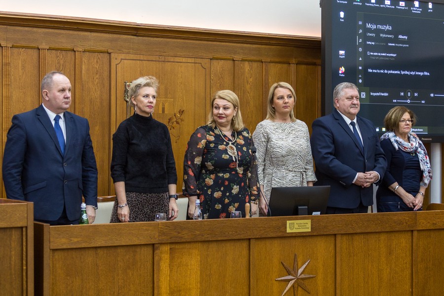 XI Sesja Osób Niepełnosprawnych, fot. Szymon Zdziebło www.tarantoga.pl dla UMWKP