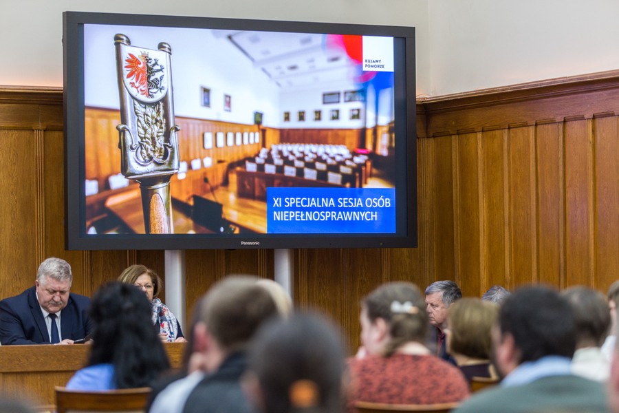 XI Sesja Osób Niepełnosprawnych, fot. Szymon Zdziebło www.tarantoga.pl dla UMWKP