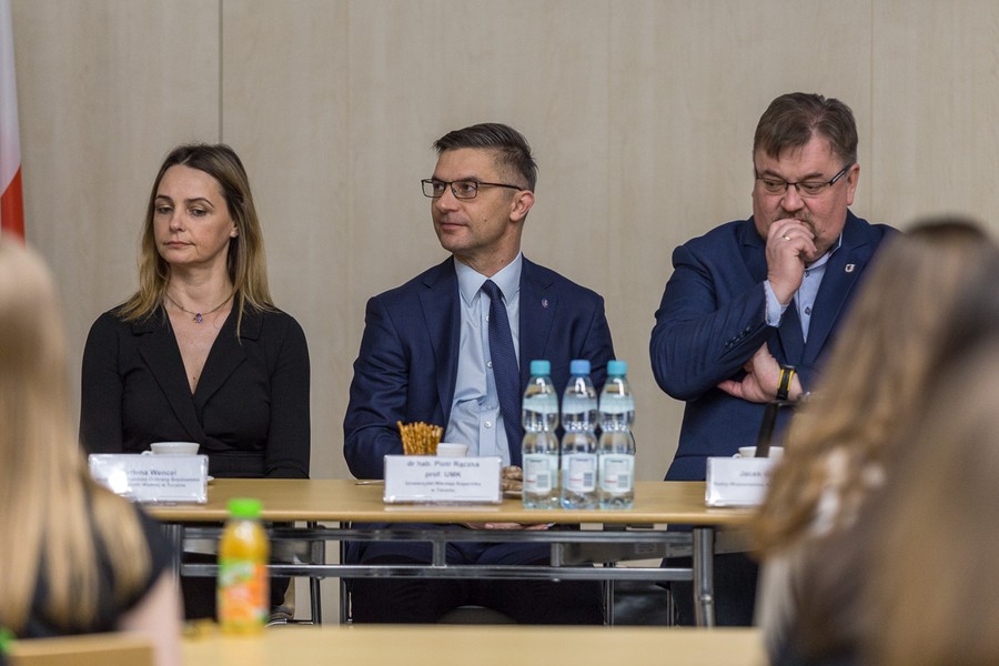 Drugi etap Regionalnego Konkursu Wiedzy o Samorządzie Terytorialnym dla uczniów szkół podstawowych, fot. Szymon Ździebło/tarantoga.pl