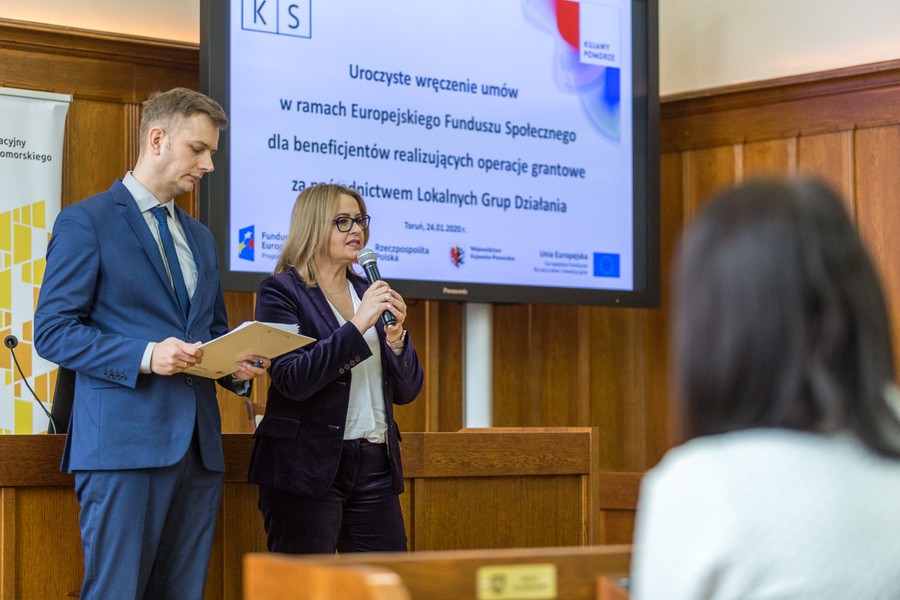 Uroczyste wręczenie umów o dofinansowanie projektów wybranych przez Lokalną Grupę Działania Pałuki – Wspólna Sprawa i Lokalną Grupę Działania Inowrocław, fot. Szymon Zdziebło www.tarantoga.pl