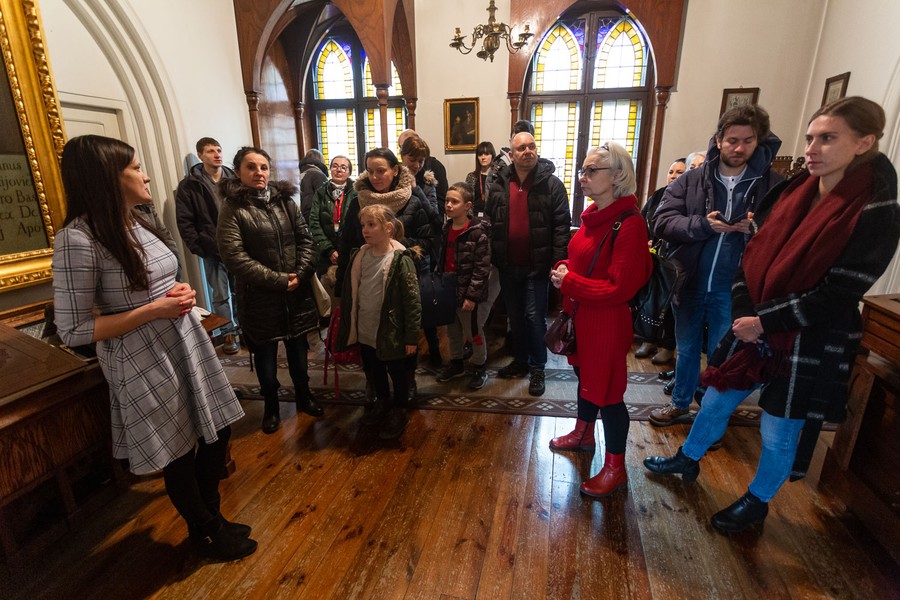 Zwiedzanie biblioteki bernardynów w Bydgoszczy, fot. Filip Kowalkowski