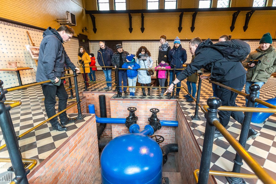 Zwiedzanie stacji pomp Stare Bielany, fot. Szymon Zdziebło/tarantoga.pl