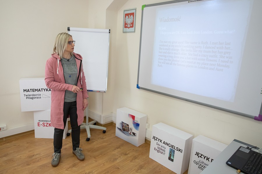 Zajęcia z języka angielskiego w ramach Kujawsko-Pomorskiej Szkoły Internetowej Urzędu Marszałkowskiego Województwa Kujawsko-Pomorskiego, fot. Mikołaj Kuras dla UMWKP