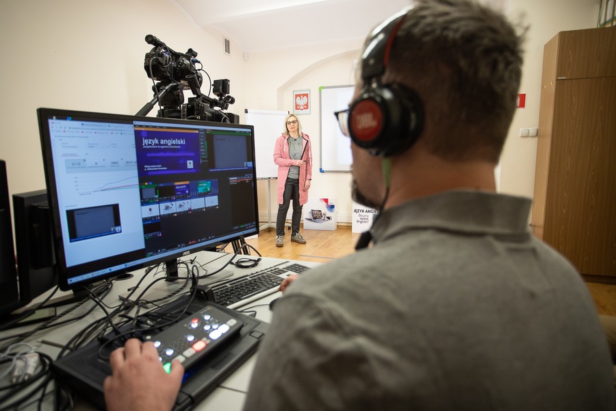 Zajęcia z języka angielskiego w ramach Kujawsko-Pomorskiej Szkoły Internetowej Urzędu Marszałkowskiego Województwa Kujawsko-Pomorskiego, fot. Mikołaj Kuras dla UMWKP