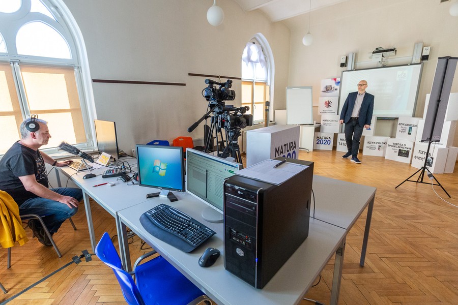 Zajęcia z języka angielskiego w ramach Kujawsko-Pomorskiej Szkoły Internetowej Urzędu Marszałkowskiego Województwa Kujawsko-Pomorskiego, fot. Szymon Zdziebło www.tarantoga.pl