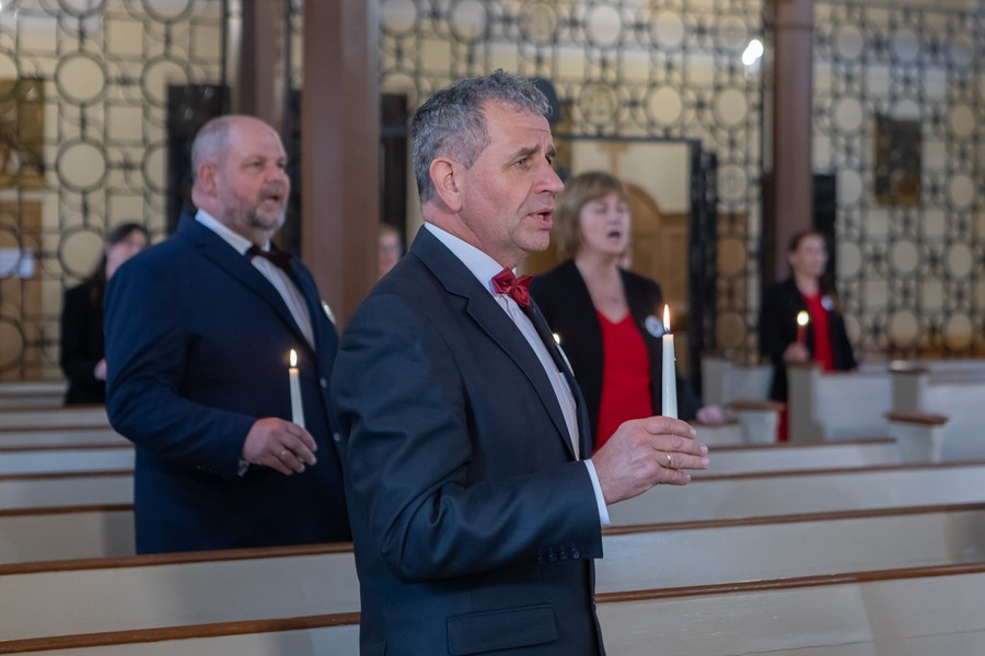 Chór wystąpił w Kościele Matki Boskiej Częstochowskiej w Chełmnie, fot. Mikołaj Kuras dla UMWKP