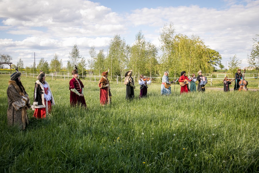 Członkowie husarii wykonali „Barkę”, fot. Andrzej Goiński