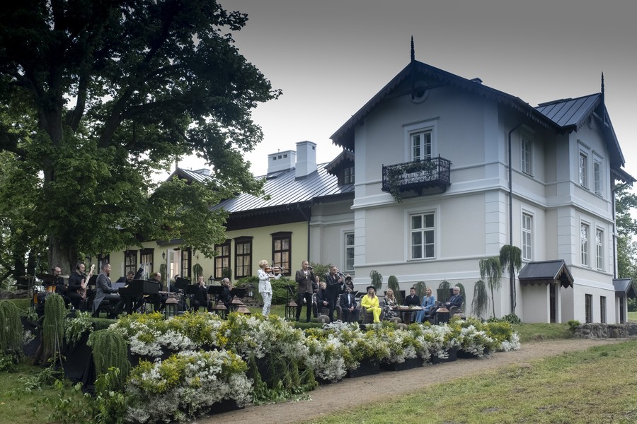 Koncert „Nie ma jak u mamy” w Kujawsko-Dobrzyńskim Parku Etnograficznym w Kłóbce, fot. Wojtek Szabelski dla UMWKP