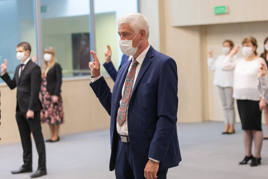 Ślubowanie urzędników, fot. Mikołaj Kuras dla UMWKP