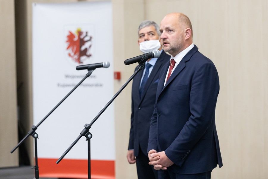 Ślubowanie urzędników, fot. Mikołaj Kuras dla UMWKP