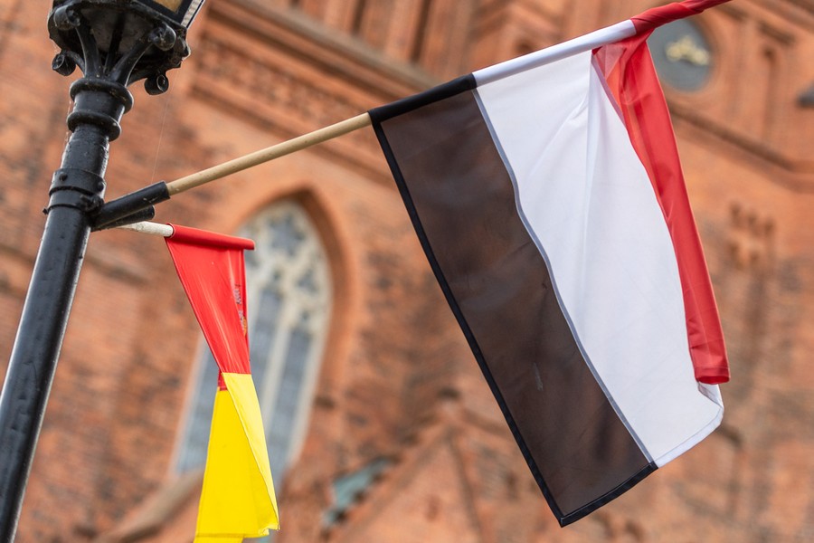 Flagi na Święto Województwa we Włocławku, fot. Szymon Zdziebło tarantoga.pl/UMWKP