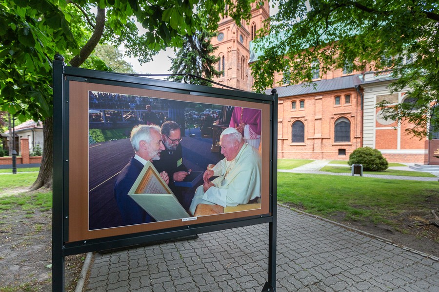 Wystawa w rocznicę wizyty Jana Pawłą II, fot. Szymon Zdziebło tarantoga.pl/UMWKP
