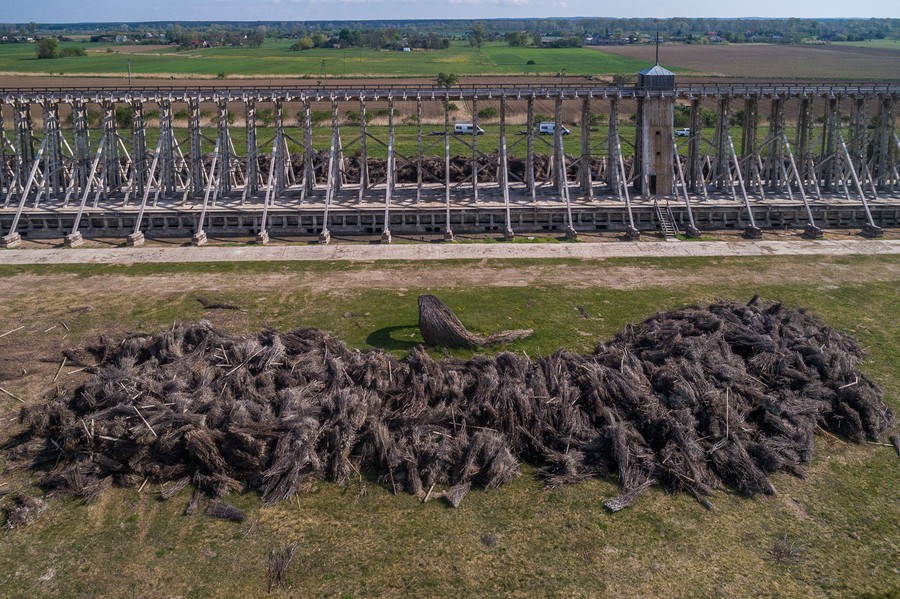 Trwa rewitalizacja ciechocińskich tężni, fot. Szymon Zdziebło taranotga.pl/ UMWKP
