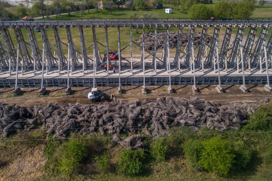Trwa rewitalizacja ciechocińskich tężni, fot. Szymon Zdziebło taranotga.pl/ UMWKP