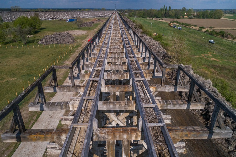 Trwa rewitalizacja ciechocińskich tężni, fot. Szymon Zdziebło taranotga.pl/ UMWKP